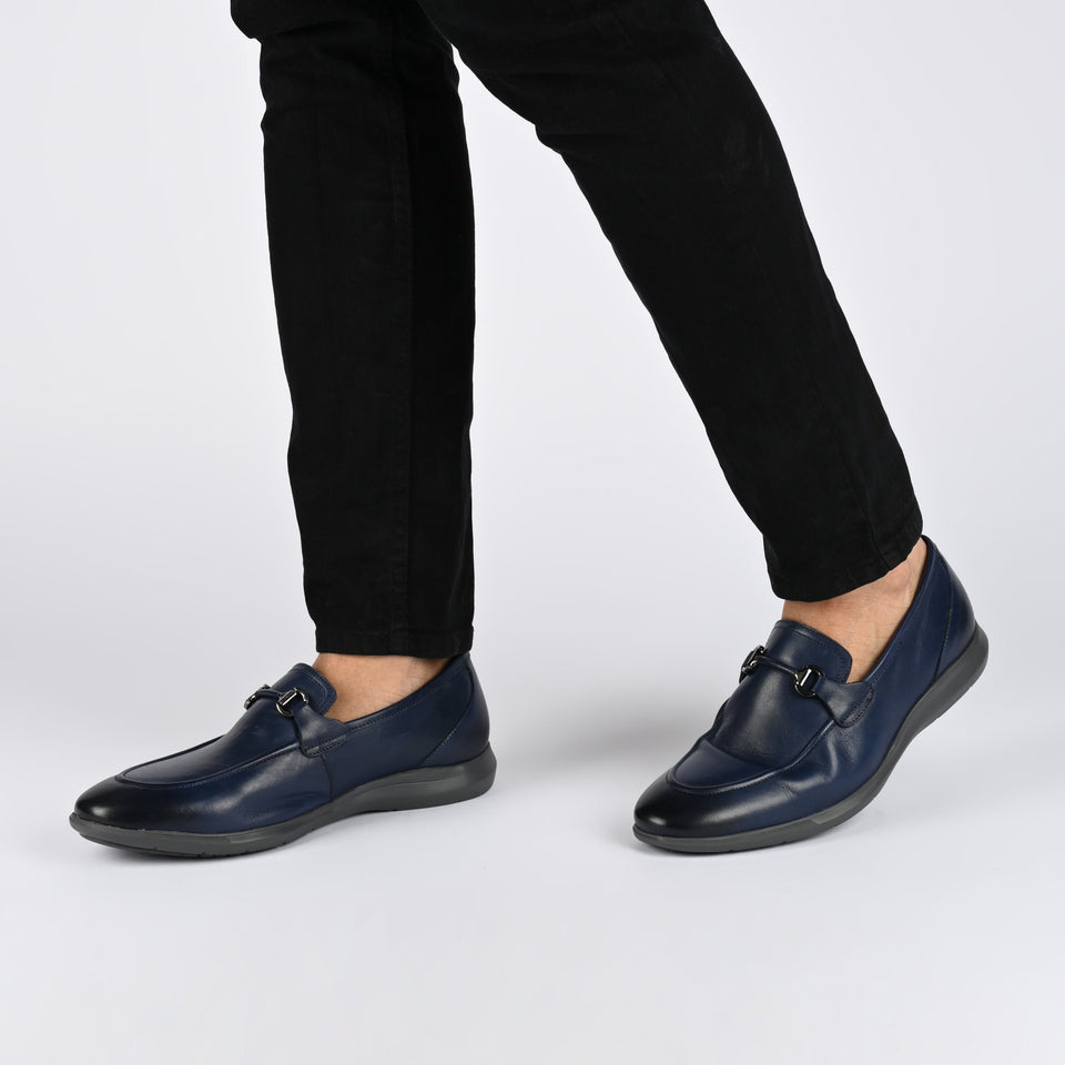 Thomas & Vine Burns Bit Loafer — US 8 — Size black — Width Regular — Lifestyle View
