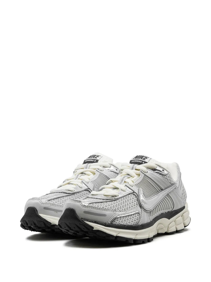 Nike Zoom Vomero 5 Chrome Sneakers