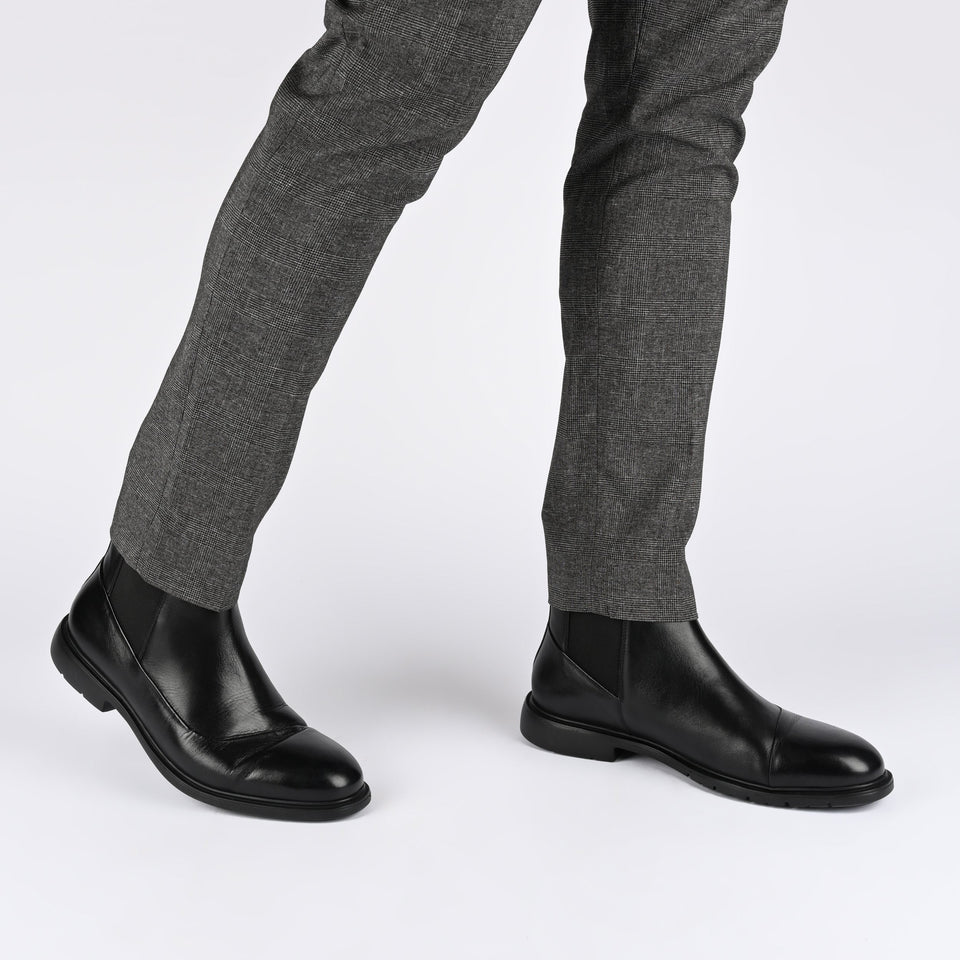 Thomas & Vine Hanford Plain Toe Chelsea Boot — US 11.5 — Size black — Width Regular — Lifestyle View