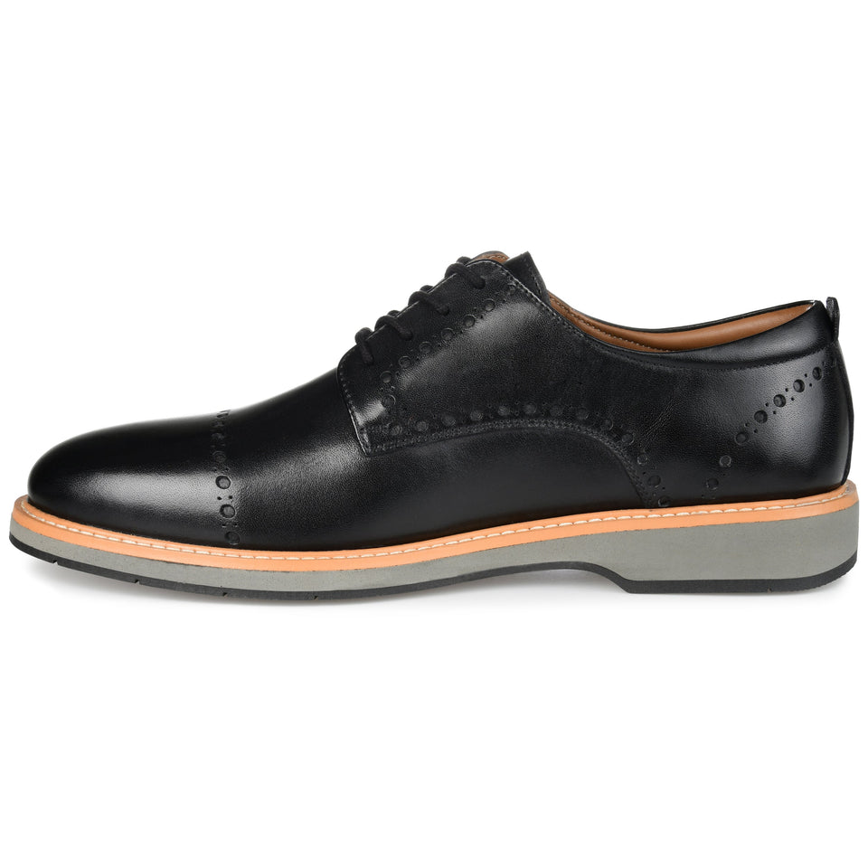 Thomas & Vine Fremont Brogue Derby — US 10 — Size cognac — Lifestyle View